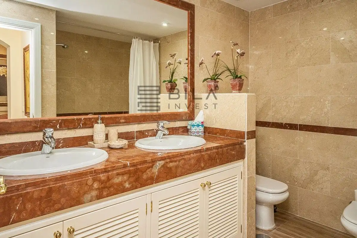 Bany de Pis en venda en Marbella