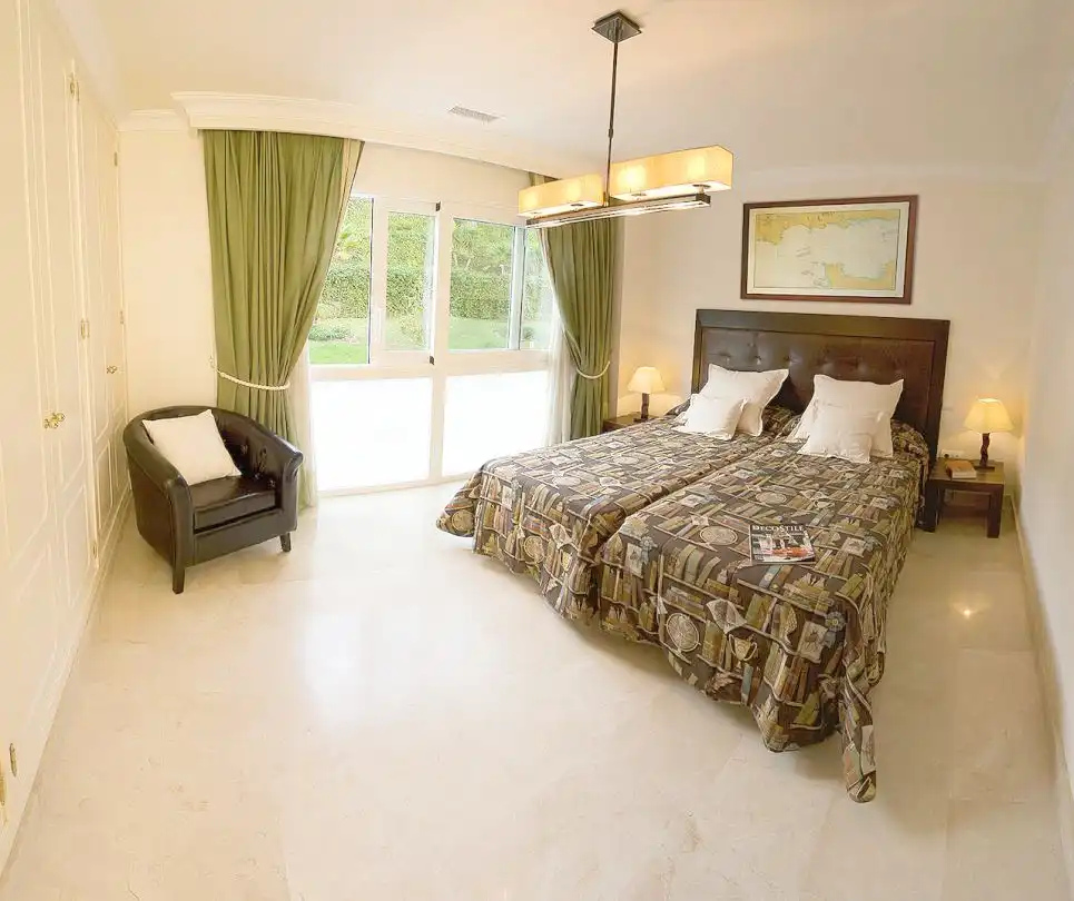 Flat with garden for sale in Nueva Andalucía, imagen 8
