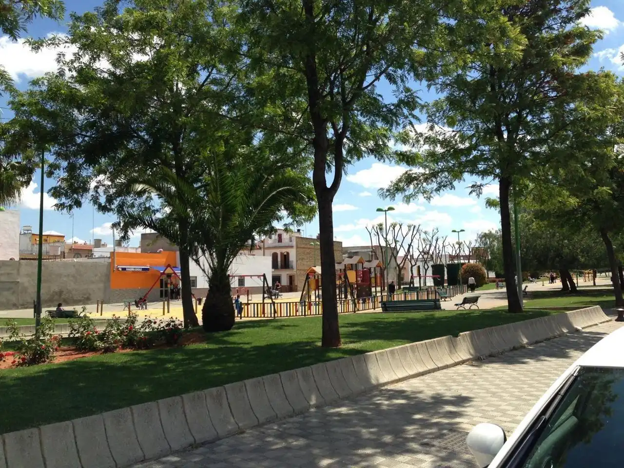Vista exterior de Piso en venta en Dos Hermanas con Aire acondicionado, Amueblado y Balcón