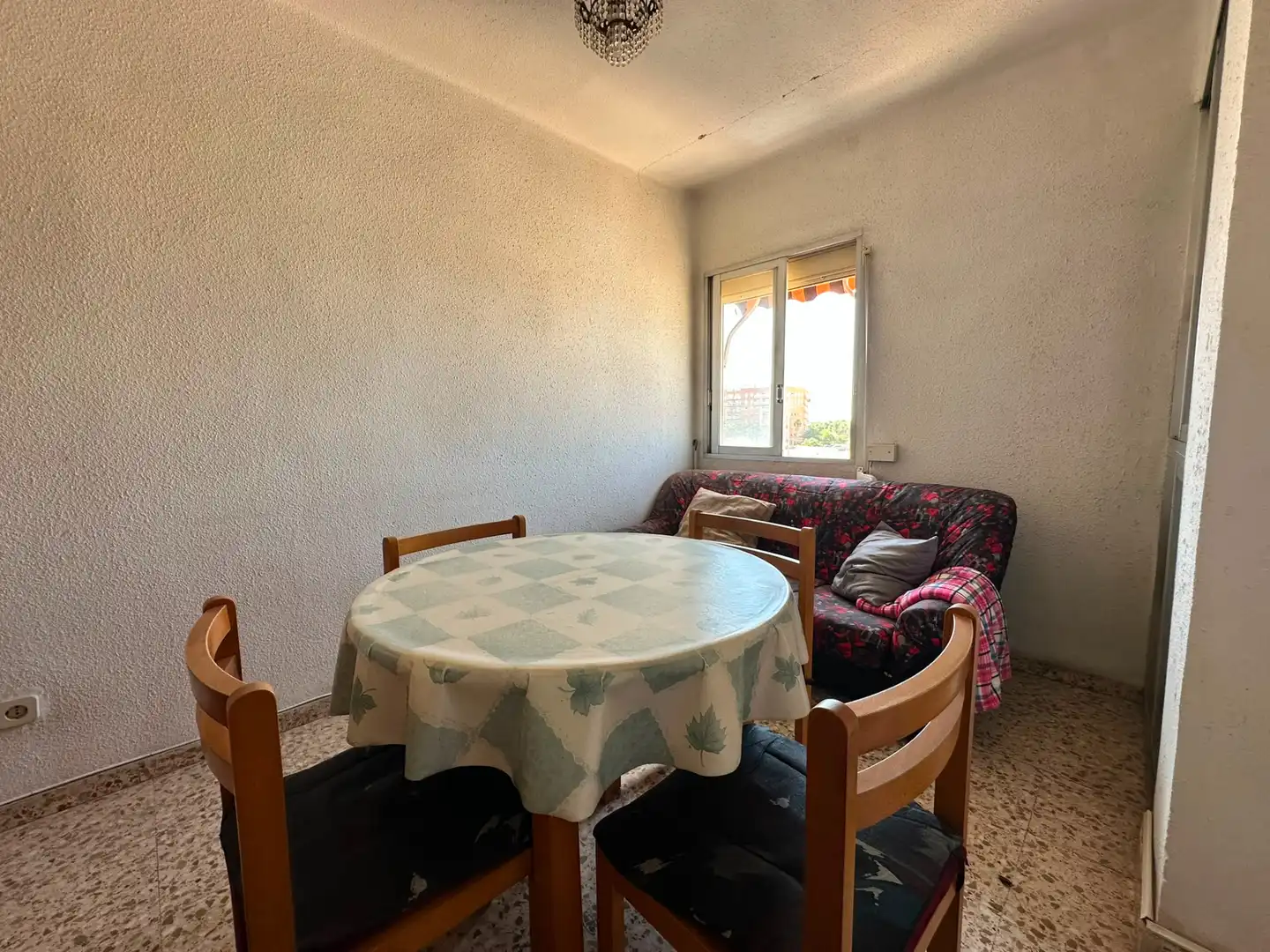 Comedor de Piso en venta en Valencia con Amueblado, Horno y Balcón