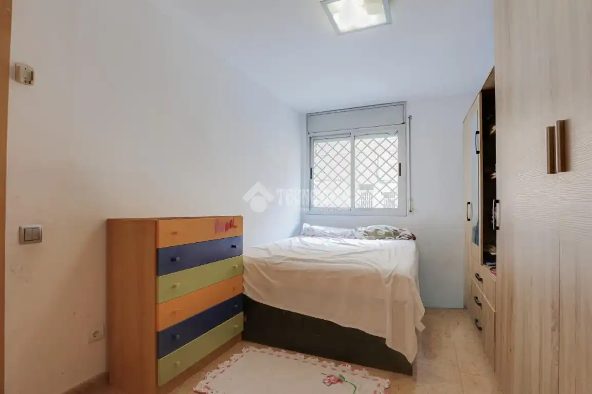 Dormitori de Pis en venda en Terrassa amb Aire condicionat i Calefacció