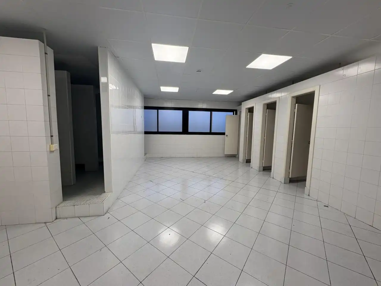 Nave industrial de alquiler en El Prat de Llobregat con Calefacción y Alarma