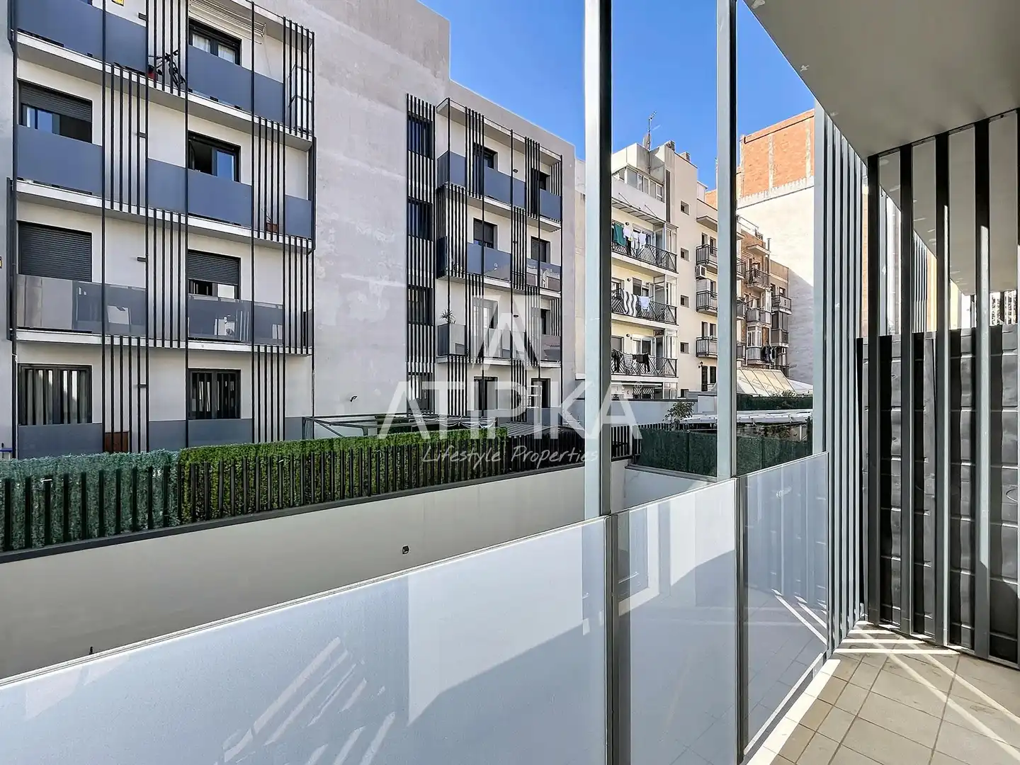 Exterior view of Flat for sale in L'Hospitalet de Llobregat  with Heating, Parquet flooring and Terrace