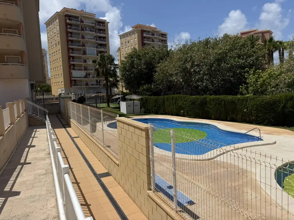 Piscina de Apartamento en venta en La Manga del Mar Menor con Piscina