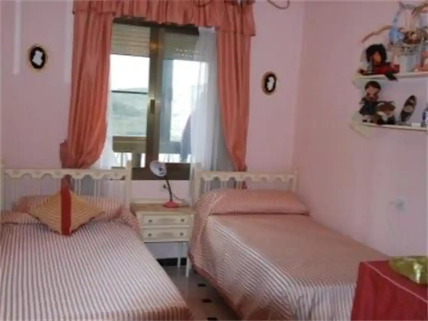 Habitación de Piso en venta en Sarrión con Aire acondicionado y Amueblado