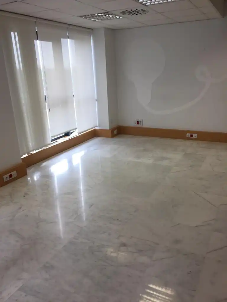 Büro zur Miete in Sevilla mit Klimaanlage