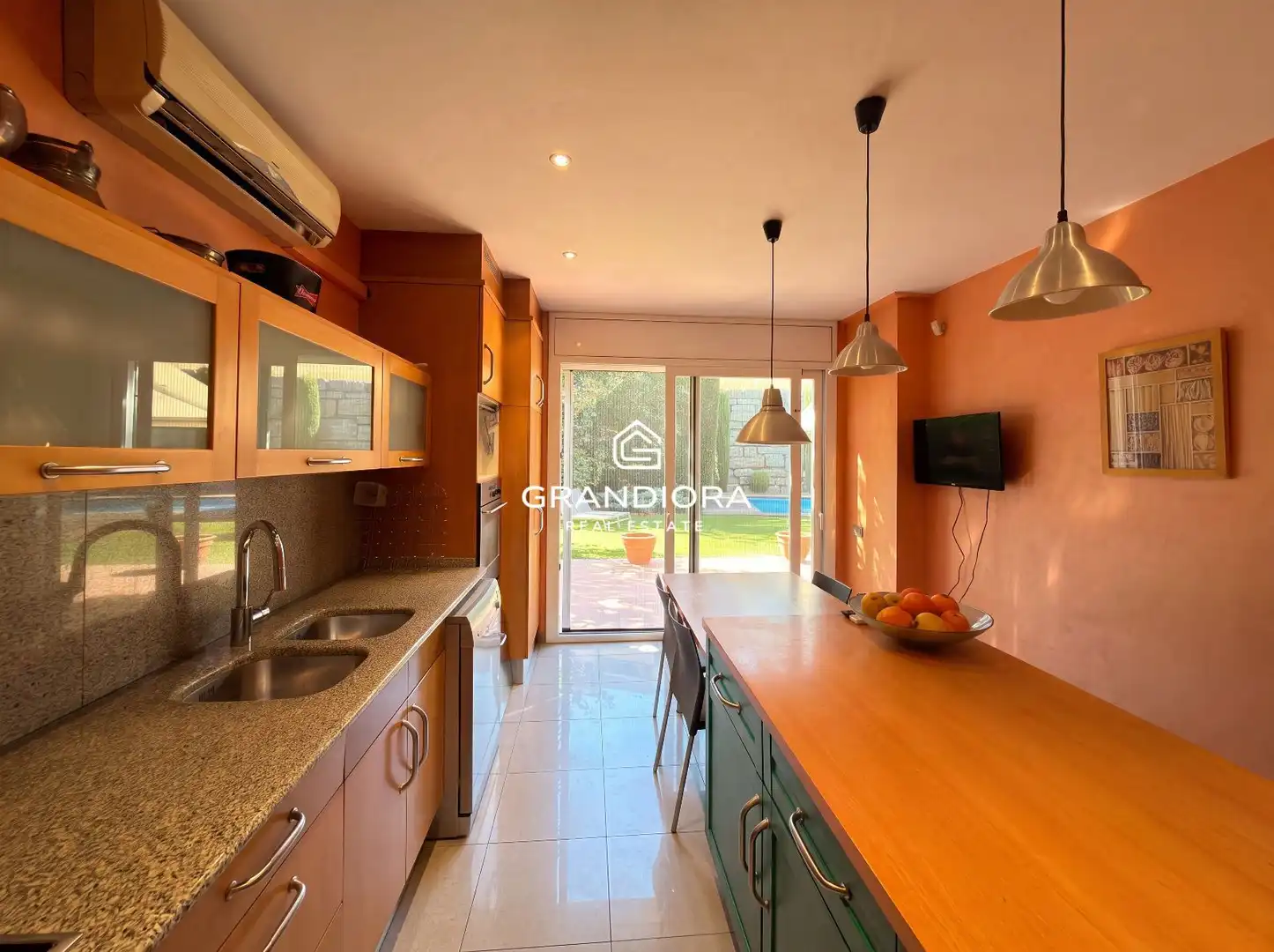 Cocina de Casa o chalet en venta en Manresa con Aire acondicionado, Calefacción y Terraza