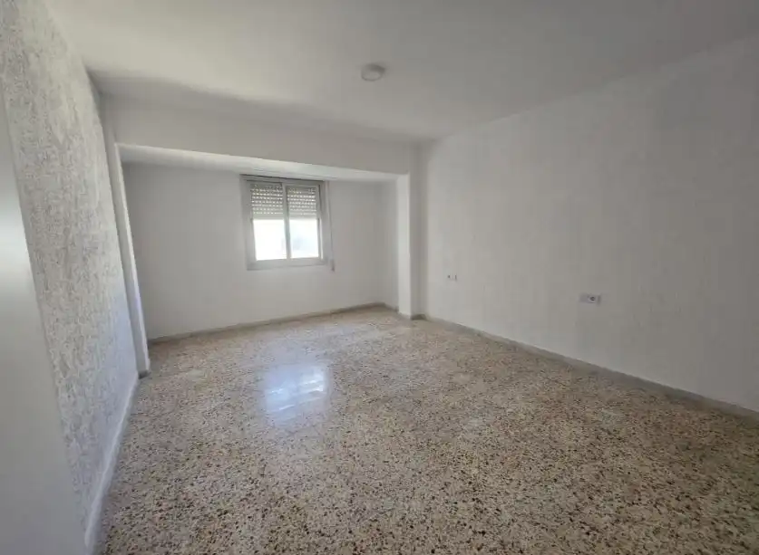 Wohnung zur Miete in Canals mit Balkon und Alarm