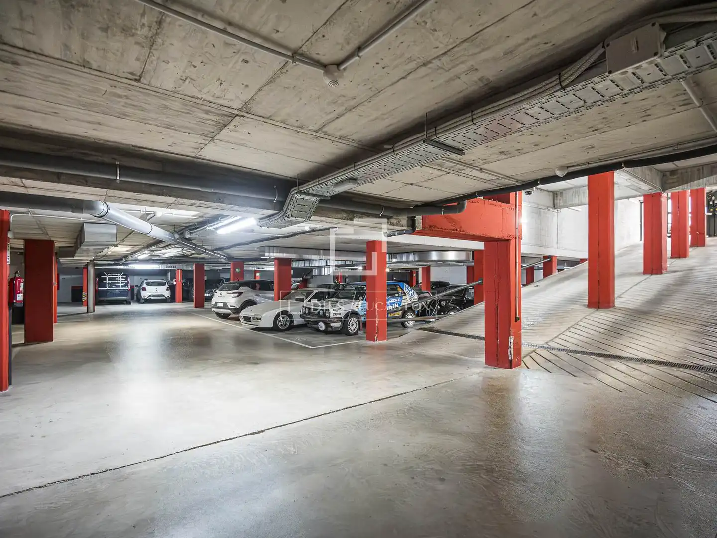 Parkplatz von Wohnung zum Verkauf in Sant Cugat del Vallès mit Klimaanlage, Terrasse und Schwimmbad