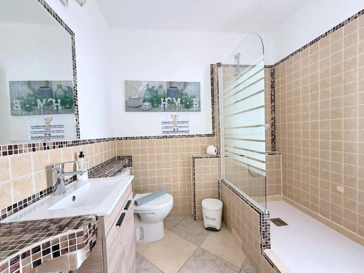 Bany de Casa o xalet en venda en Tías amb Aire condicionat, Jardí privat i Terrassa