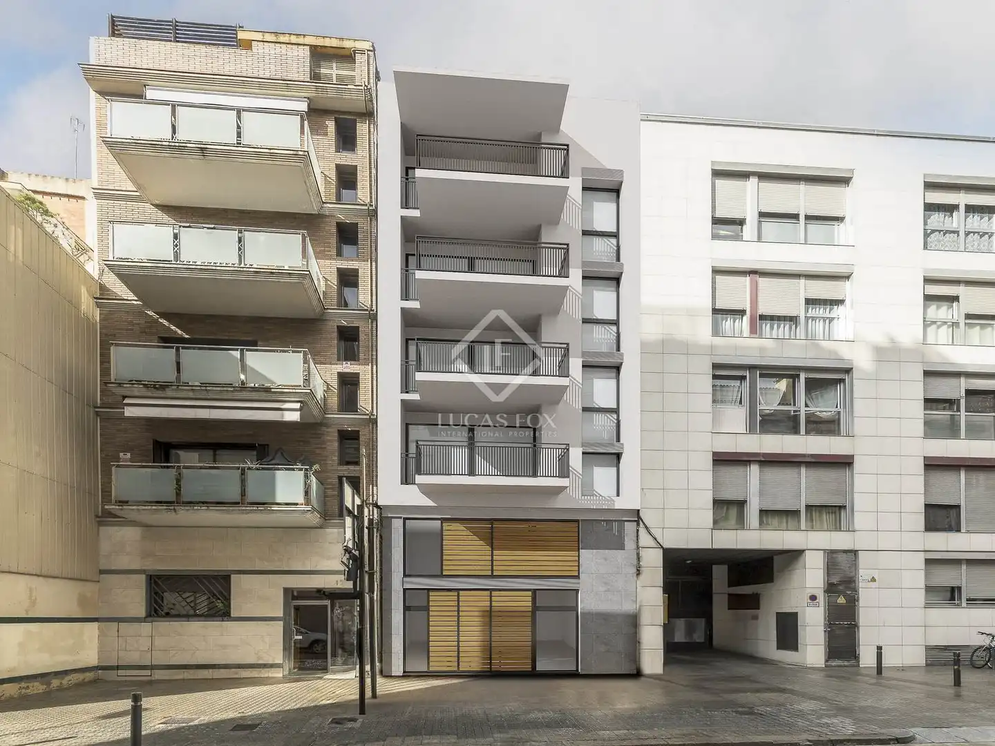 Vista exterior de Pis en venda en Barcelona amb Aire condicionat, Jardí privat i Terrassa