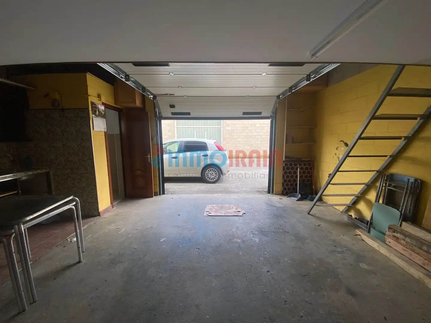 Parkplatz von Fabrikhallen zum Verkauf in Ordizia
