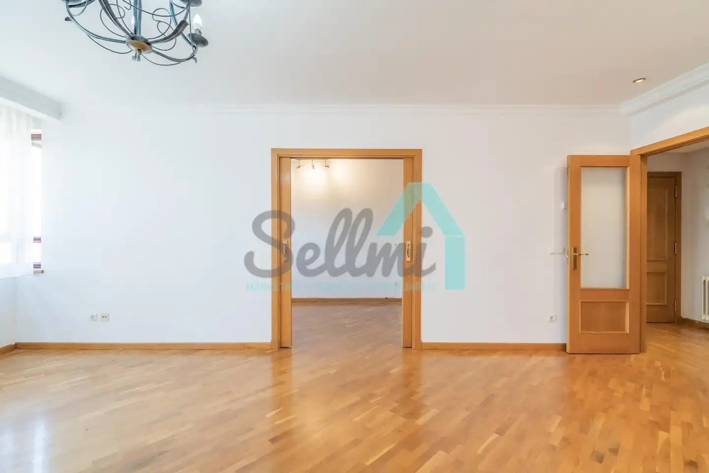 Sala de estar de Piso de alquiler en Oviedo  con Calefacción, Parquet y Terraza