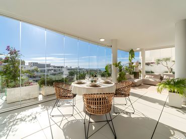 Baixos amb piscina en venda a Puerto Deportivo