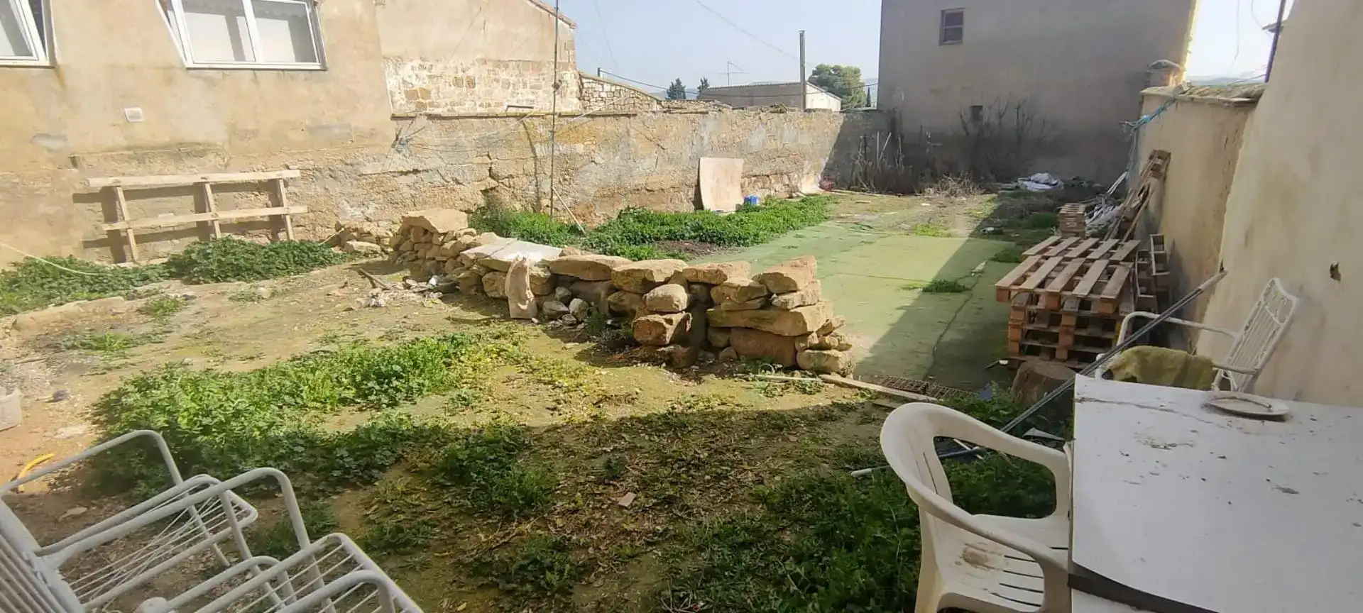 Casa adosada en venta en Grañén