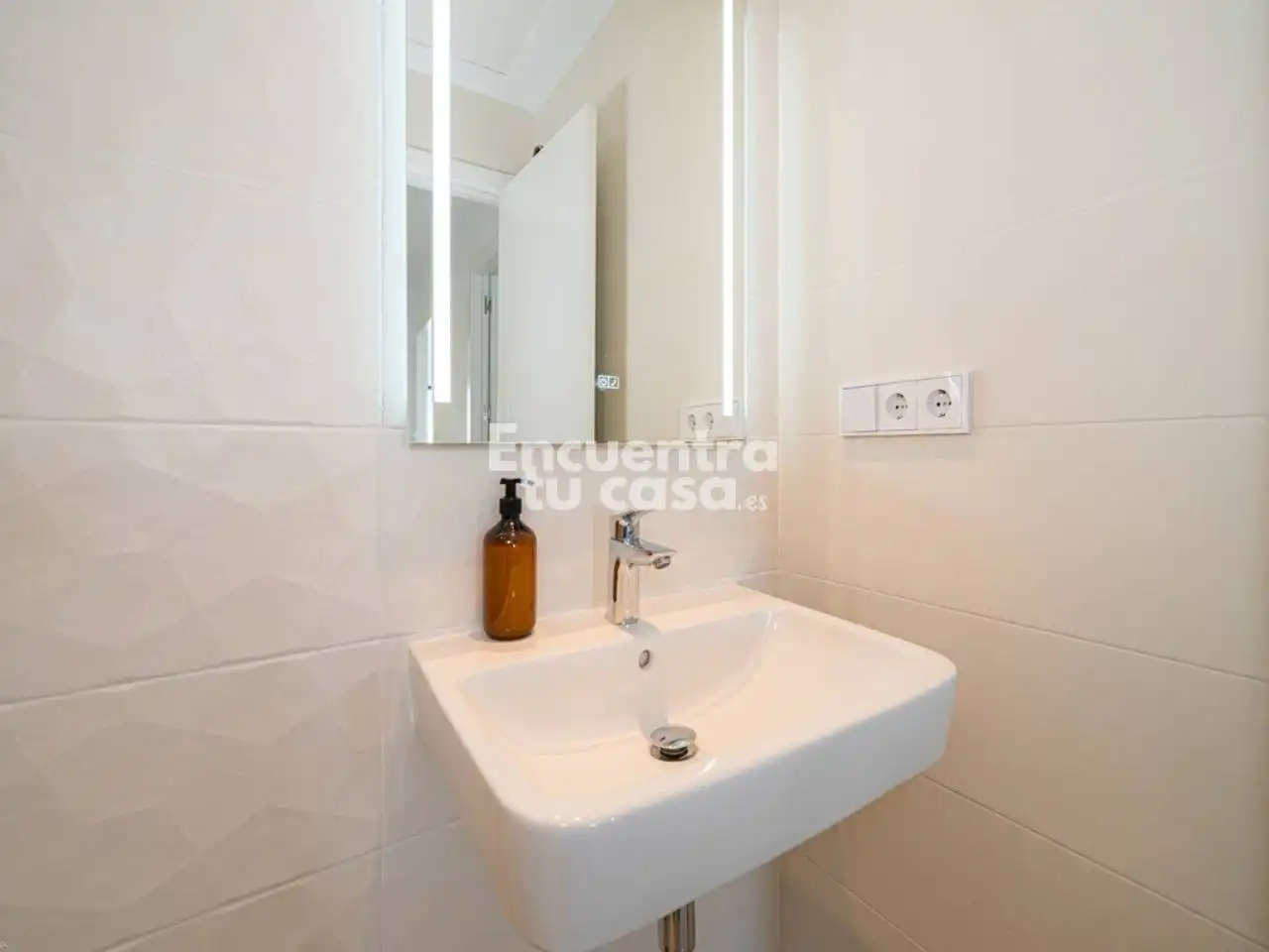 Bathroom of Attic for rent in Finestrat  with Air Conditioner, Heating and Terrace