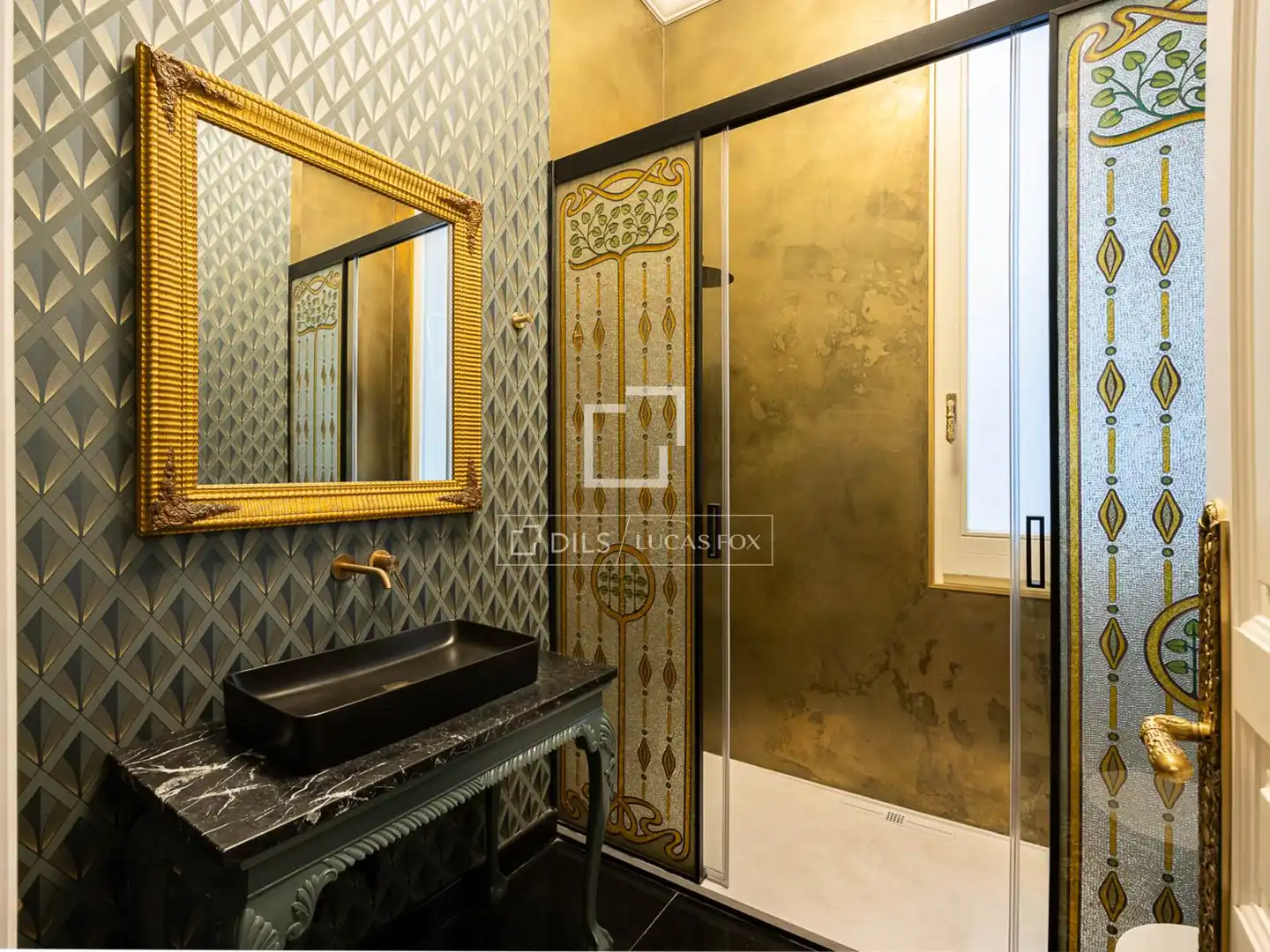 Bathroom of Flat for sale in Barcelona  with Air Conditioner, Heating and Furnished