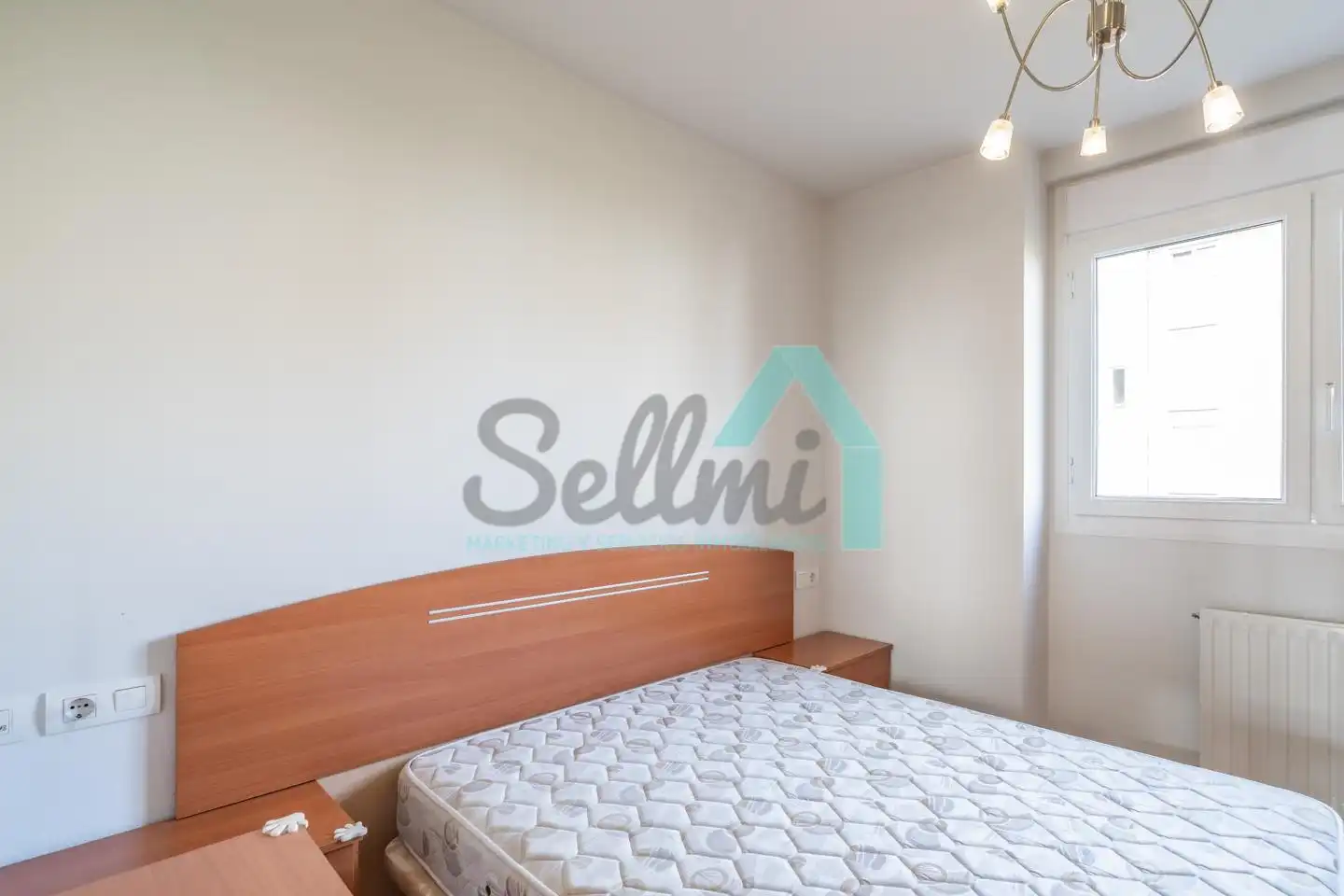 Bedroom of Flat for rent in Oviedo   with Heating, Parquet flooring and Furnished
