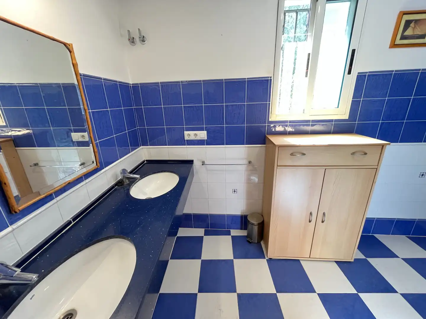 Bany de Casa o xalet en venda en Sagunto / Sagunt amb Aire condicionat, Calefacció i Jardí privat