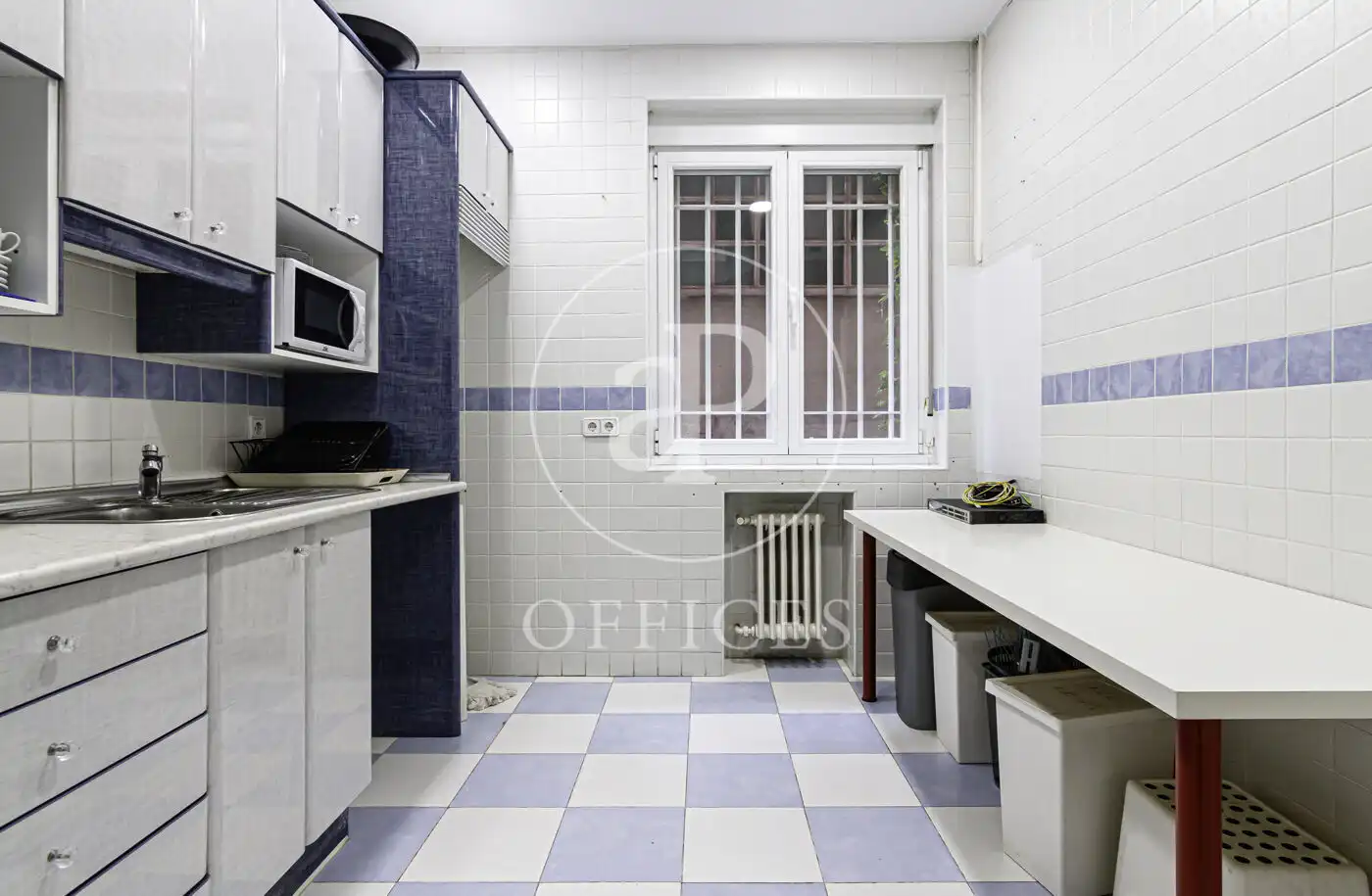 Cocina de Oficina en venta en Madrid con Aire acondicionado y Calefacción