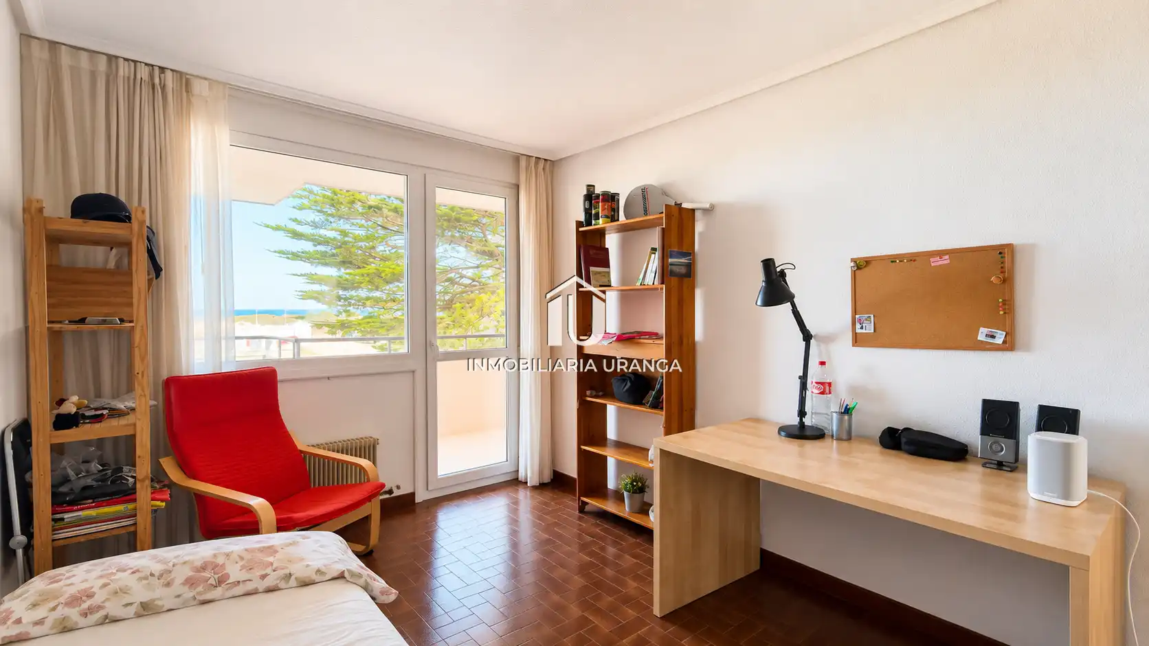 Habitación de Piso en venta en Laredo con Calefacción, Terraza y Piscina comunitaria