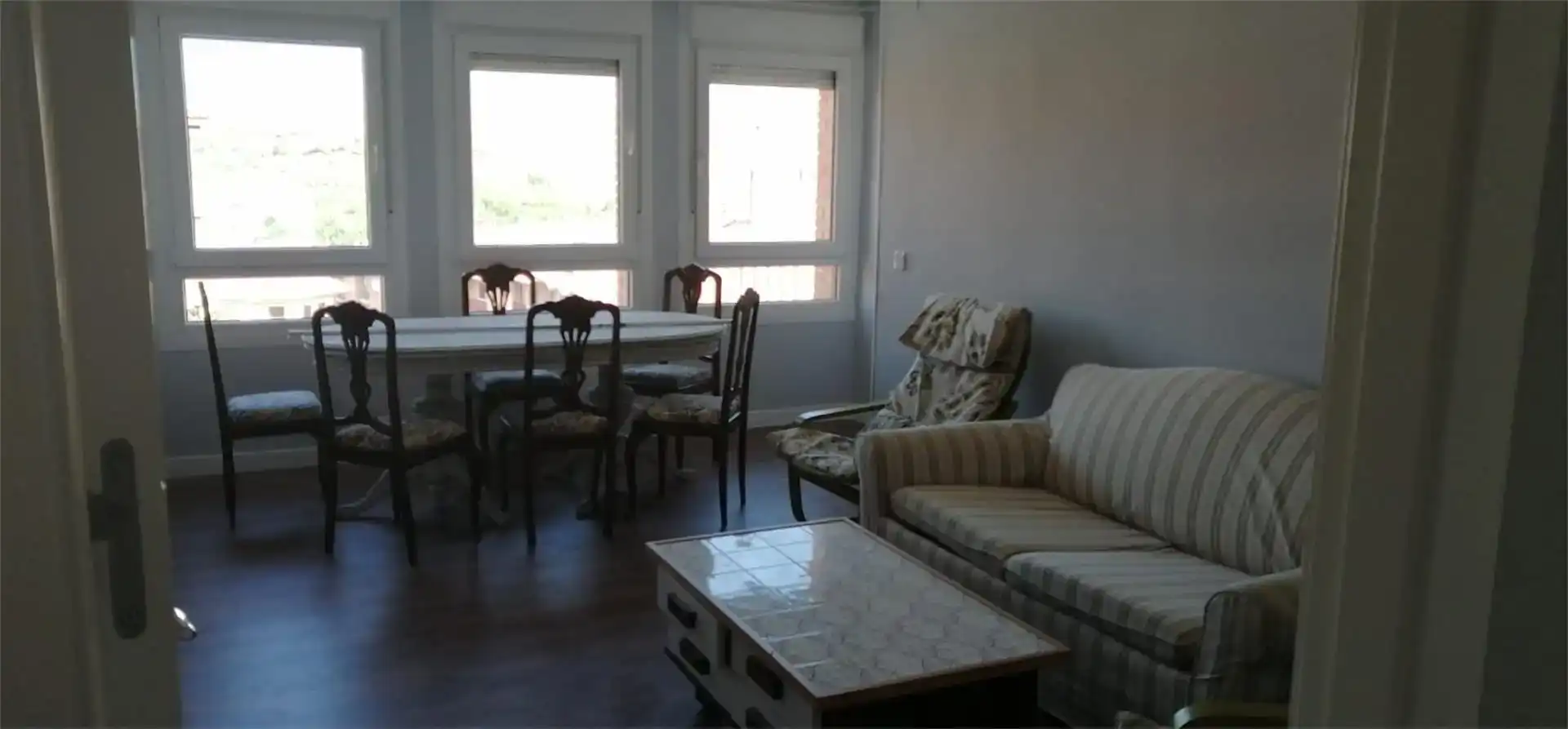 Sala d'estar de Pis de lloguer en Segovia amb Parquet, Moblat i Forn