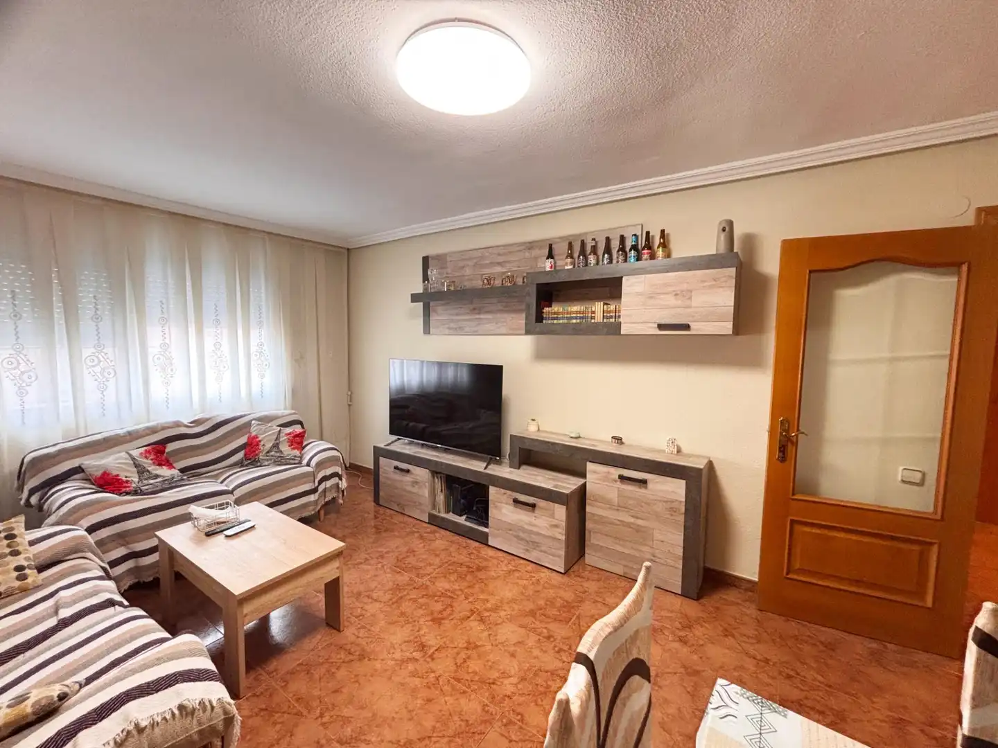 Sala d'estar de Pis en venda en Valencia amb Aire condicionat i Balcó