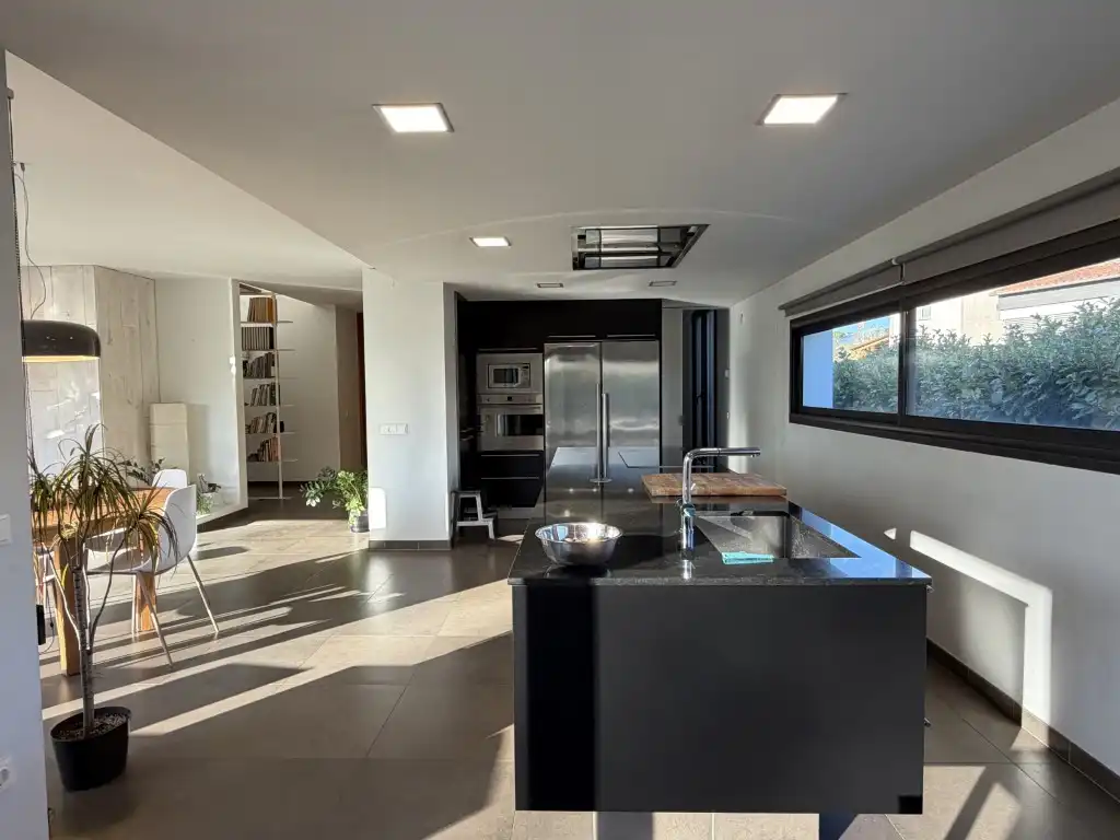 Cocina de Casa o chalet en venta en Cornellà del Terri con Jardín privado, Terraza y Piscina