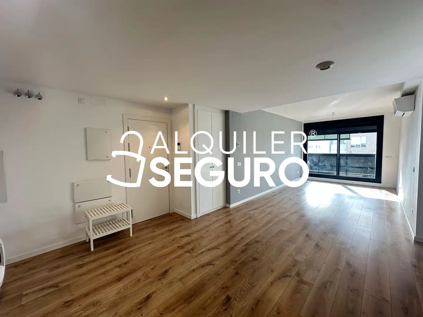 Vista exterior de Piso de alquiler en Madrid con Aire acondicionado, Calefacción y Terraza