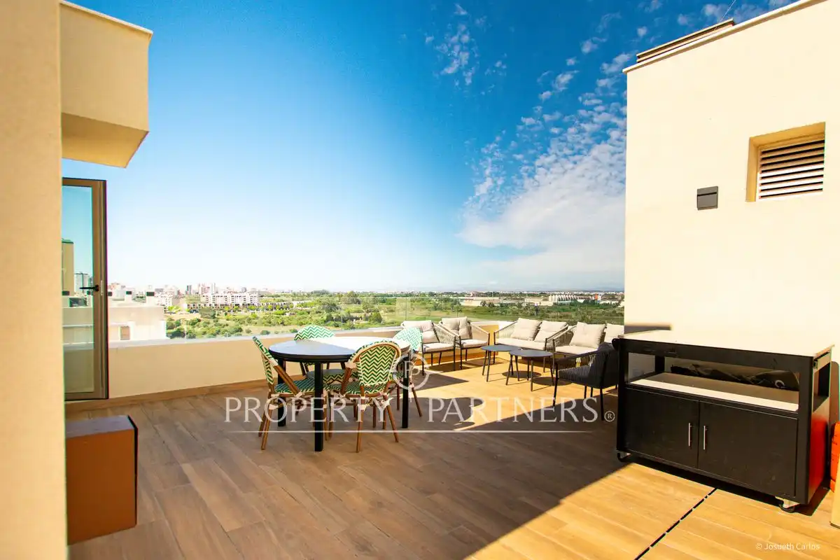 Terraza de Dúplex en venta en El Puig de Santa Maria con Aire acondicionado, Calefacción y Jardín privado