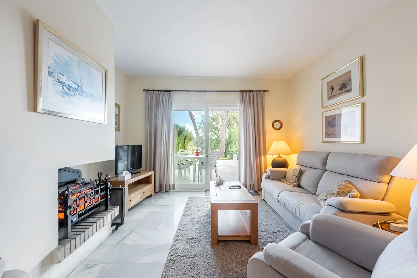 Sala de estar de Planta baja en venta en Marbella con Aire acondicionado, Terraza y Piscina