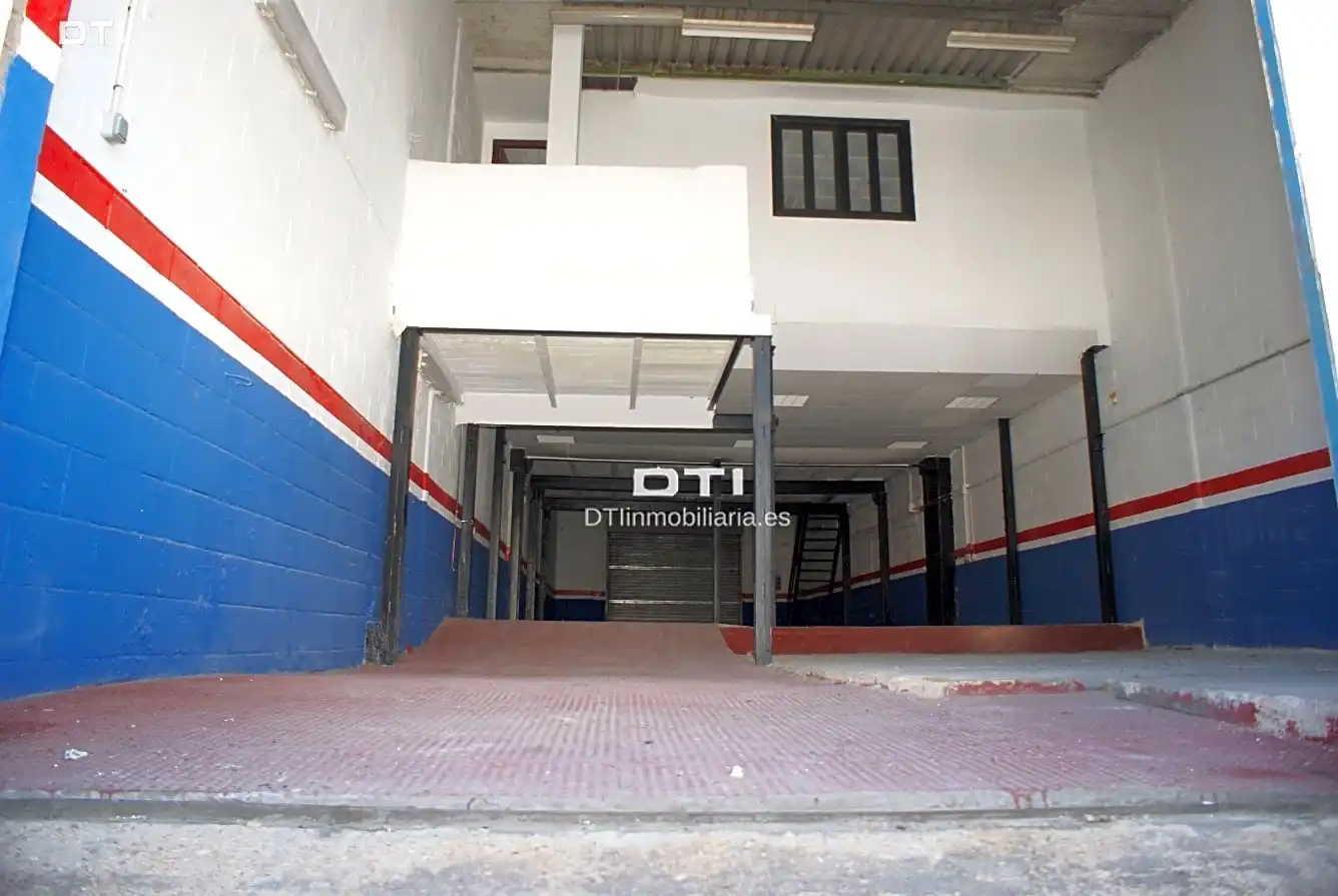 Nave industrial en venta en Huelva