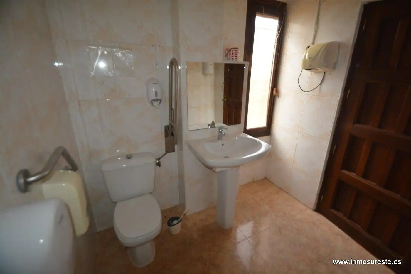Badezimmer von Geschaftsraum zum Verkauf in Jacarilla