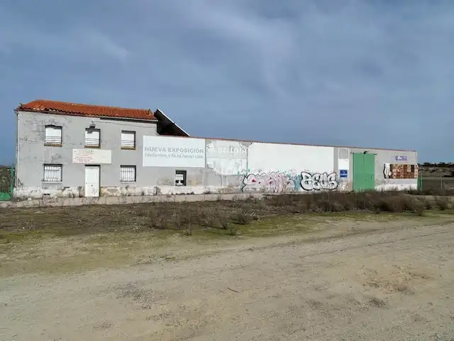 Industriegebäude zur Miete in Avenida del V Centenario de Isabel la Católica 16B