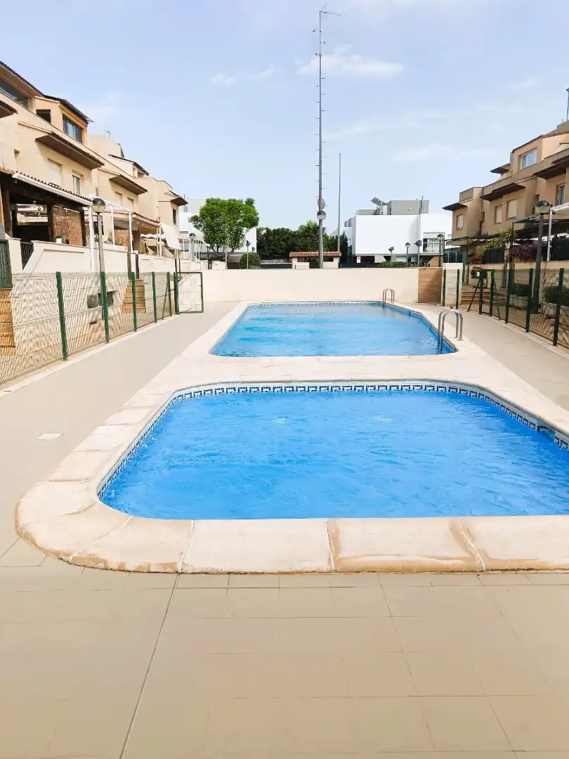 Maison mitoyenne avec piscine à vendre à Benagéber
