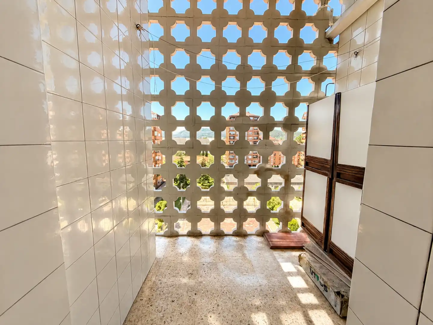Bathroom of Flat for sale in Torrelavega   with Heating, Private garden and Parquet flooring