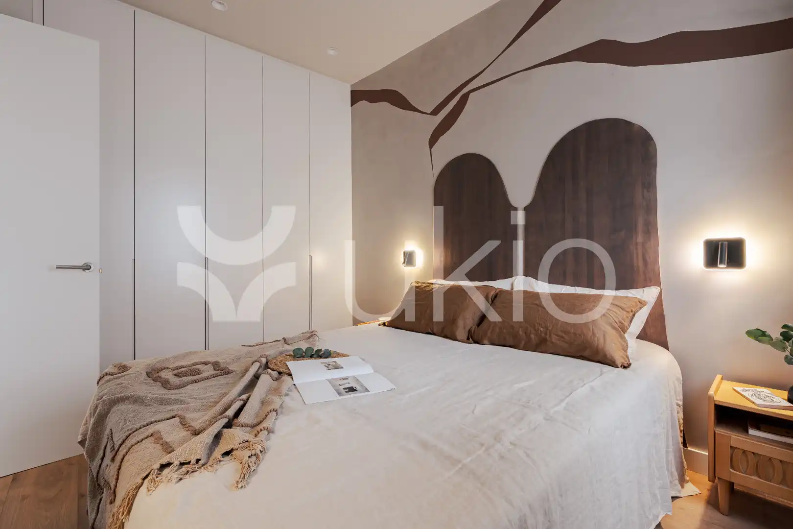 Dormitori de Apartament de lloguer en Madrid amb Aire condicionat, Calefacció i Terrassa