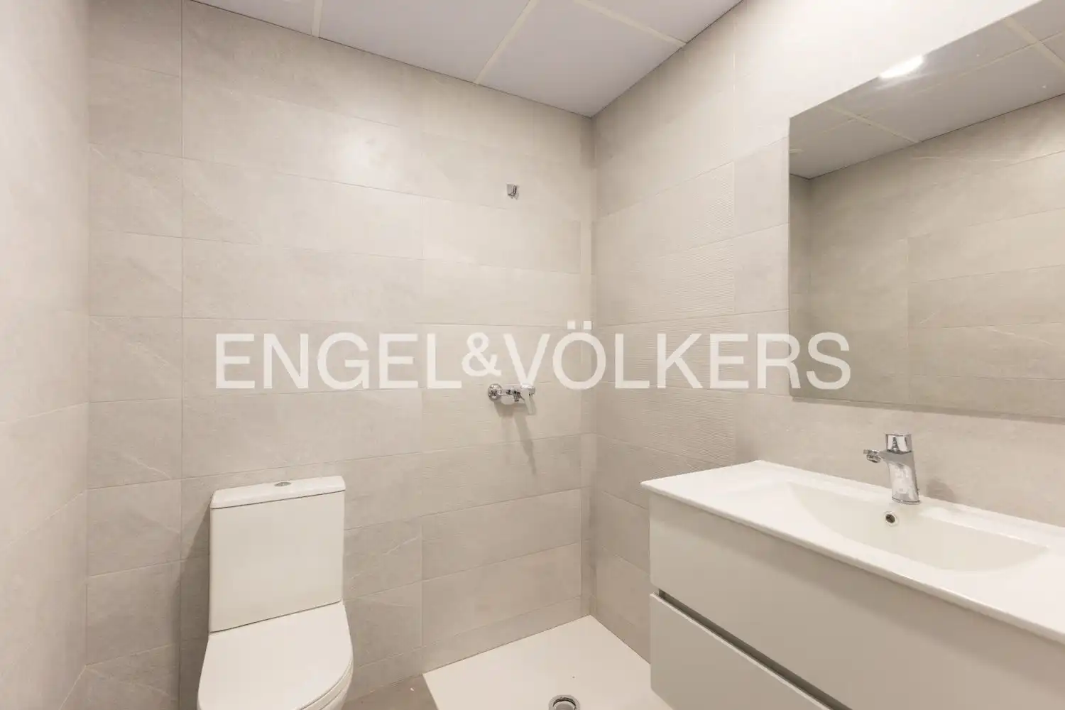 Bathroom of Flat for rent in Massanassa, Valencia