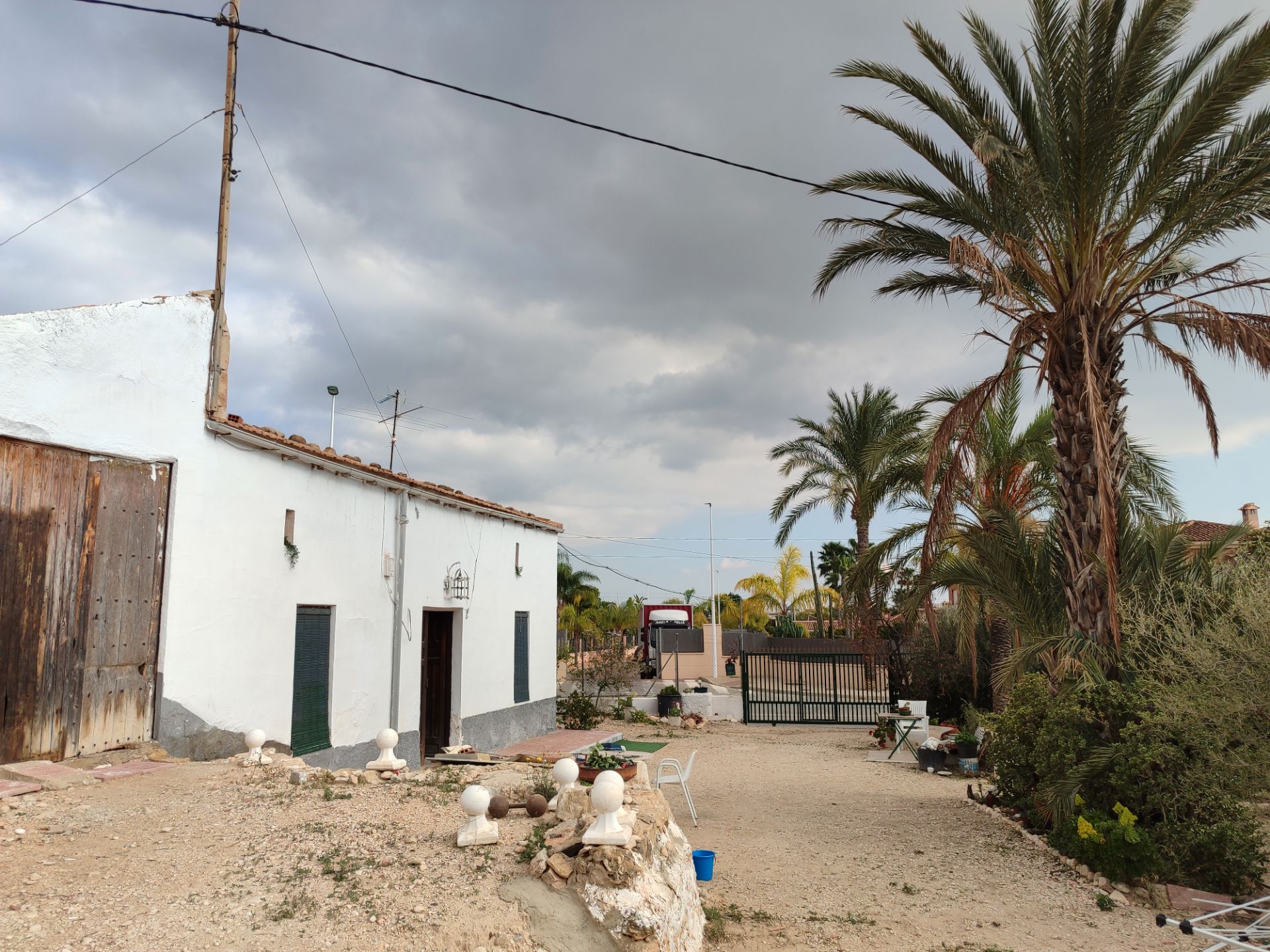 Vista exterior de Casa o xalet en venda en Elche / Elx amb Jardí privat, Traster i Moblat