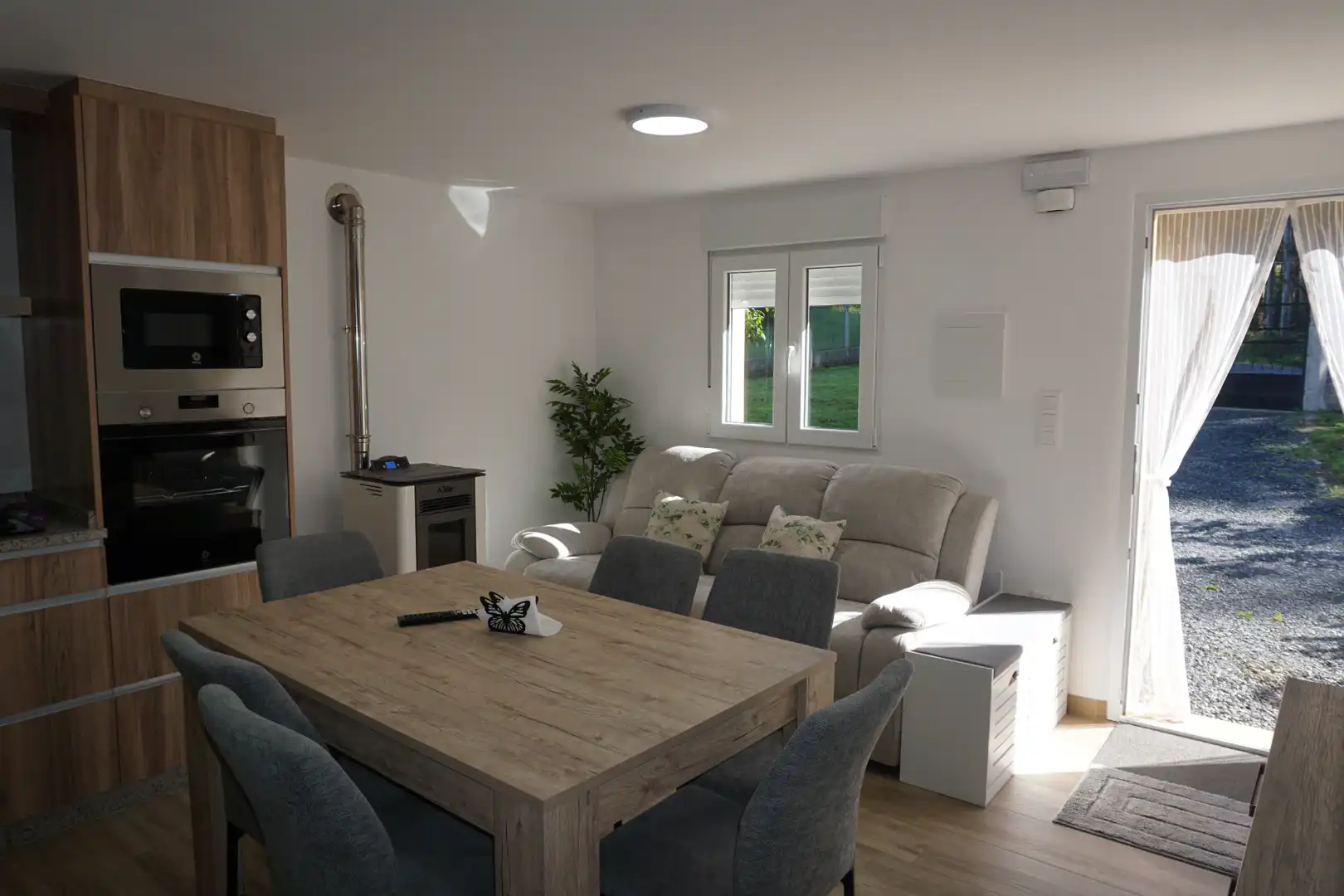 Sala de estar de Casa o chalet en venta en Santiso con Calefacción, Jardín privado y Amueblado