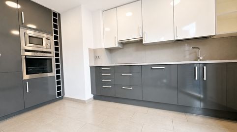 Photo 4 of Flat for rent in Centre, Vic