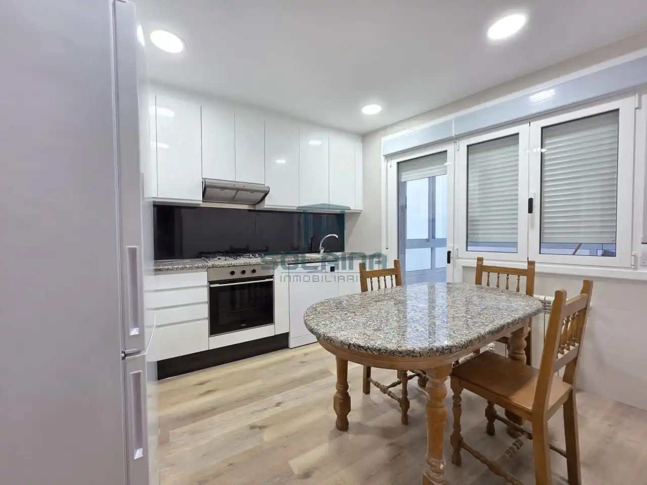 Flat with terrace to rent in Couto, imagen 7
