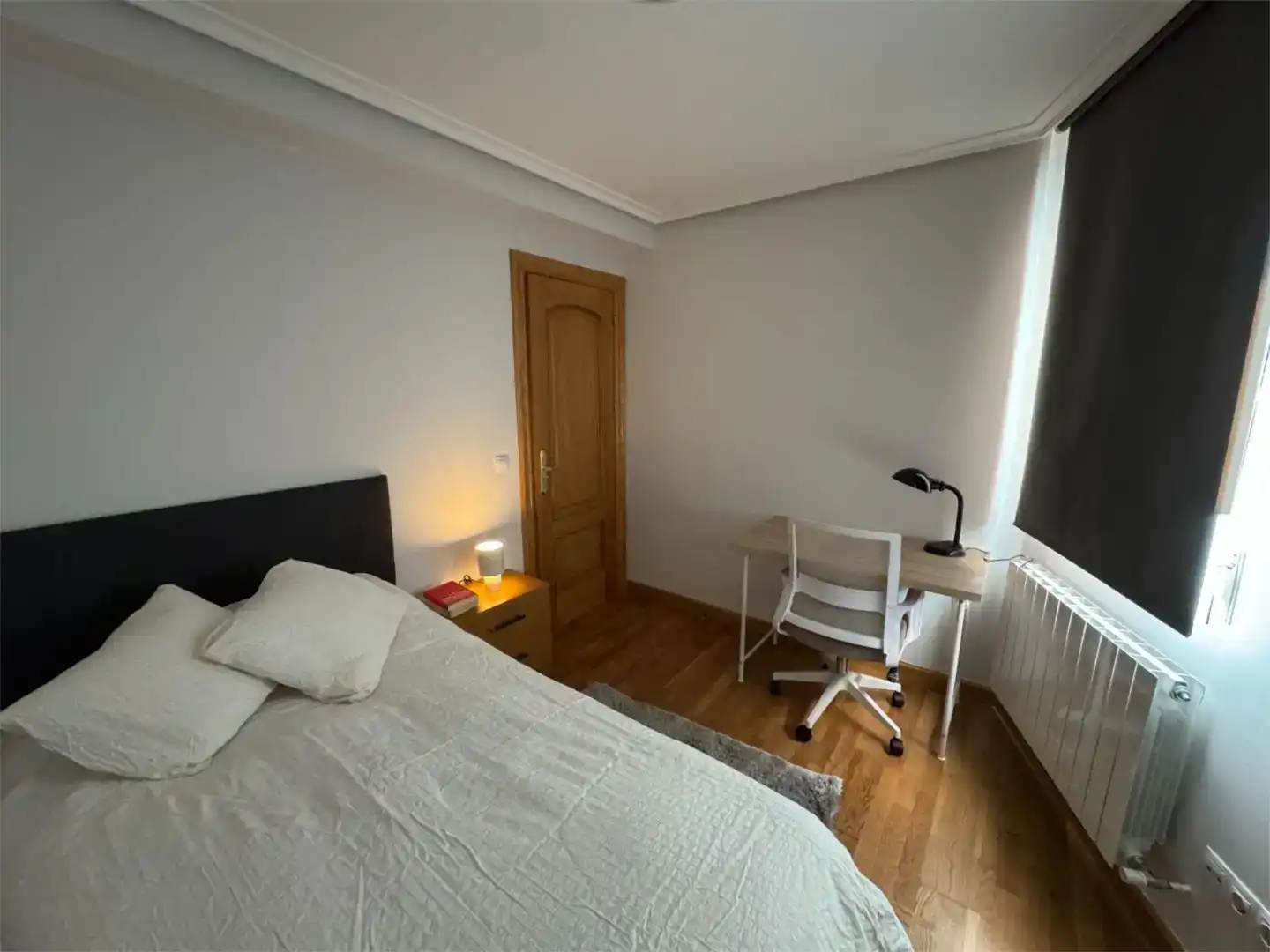 Habitación de Piso para compartir en  Logroño con Parquet y Amueblado