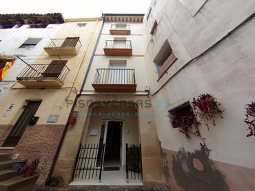 Casa amb balcó en venda a Calle Carmen 23