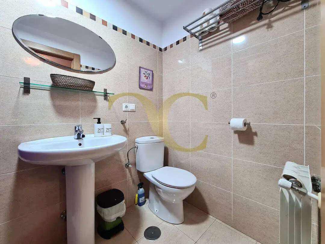 Baño de Apartamento en venta en Ribadesella con Calefacción, Trastero y Amueblado