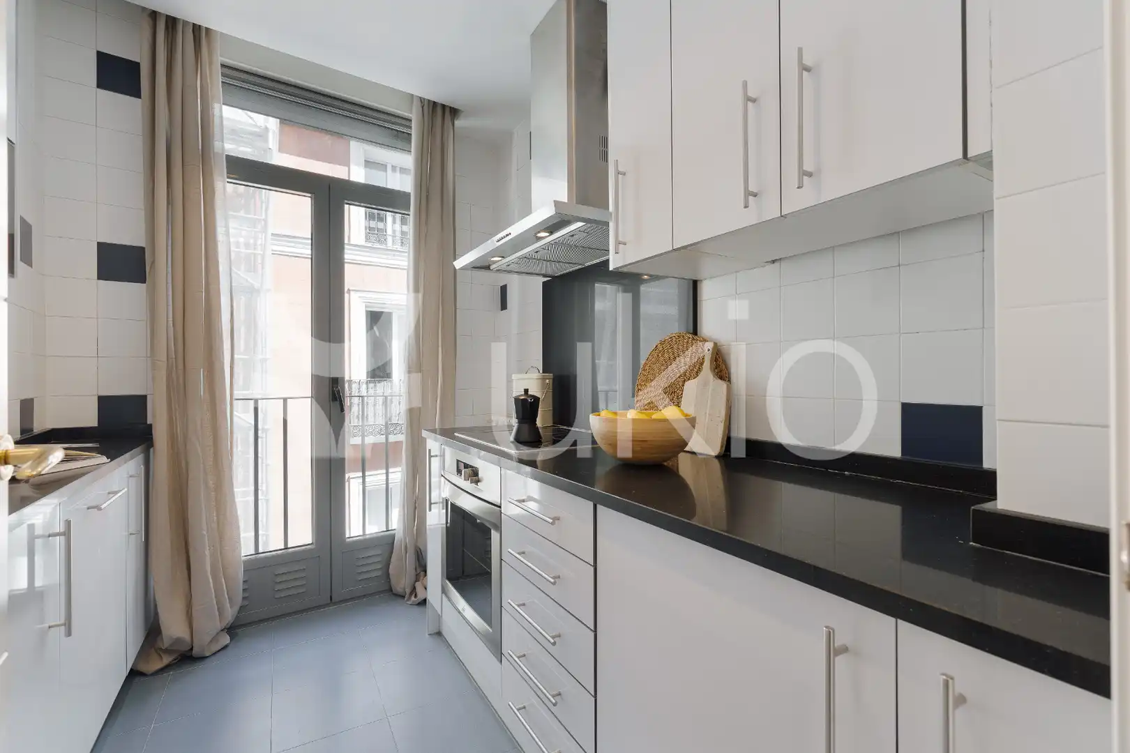 Cocina de Apartamento de alquiler en  Madrid Capital con Aire acondicionado, Calefacción y Amueblado