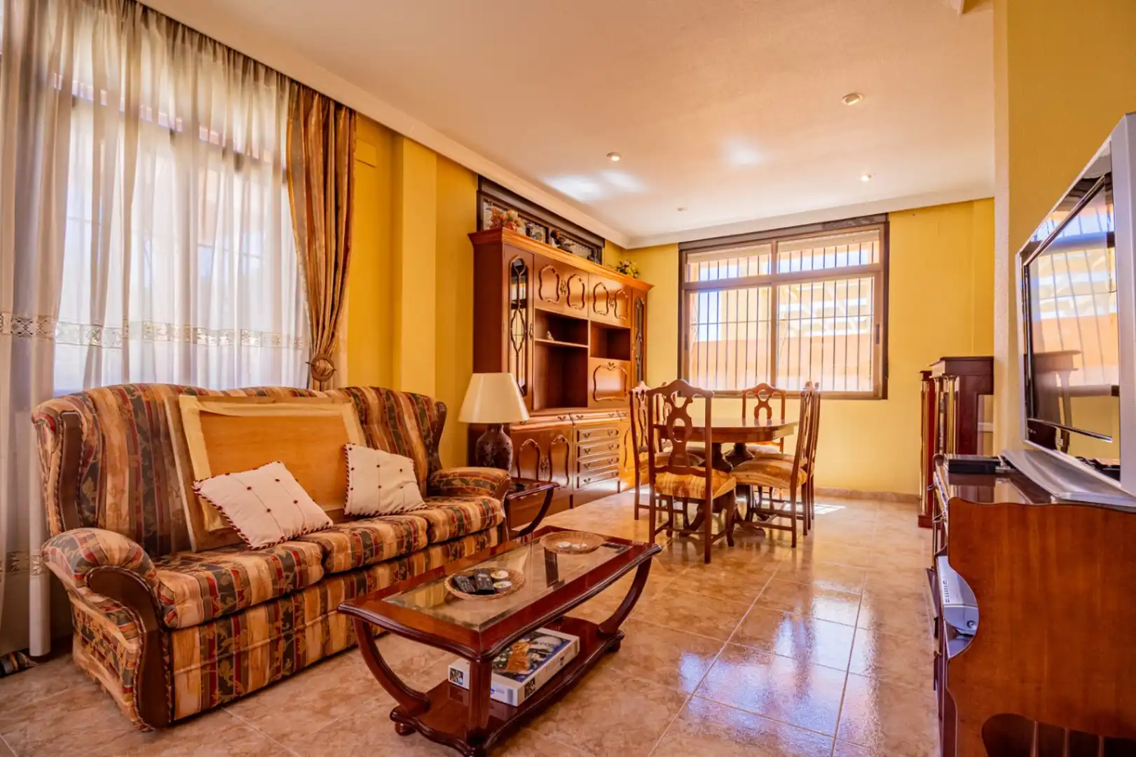 Sala de estar de Casa o chalet en venta en La Nucia con Aire acondicionado, Calefacción y Terraza