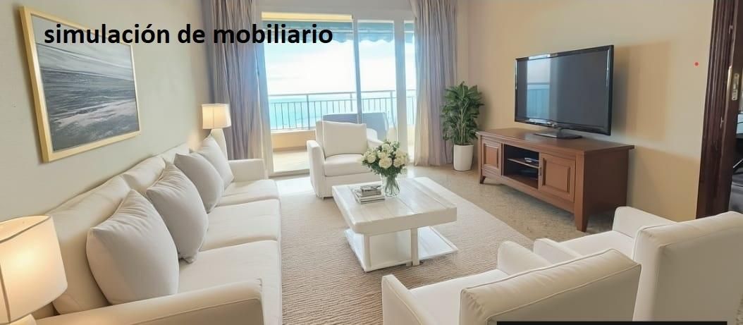 Sala d'estar de Pis en venda en Torremolinos amb Aire condicionat, Terrassa i Piscina comunitària