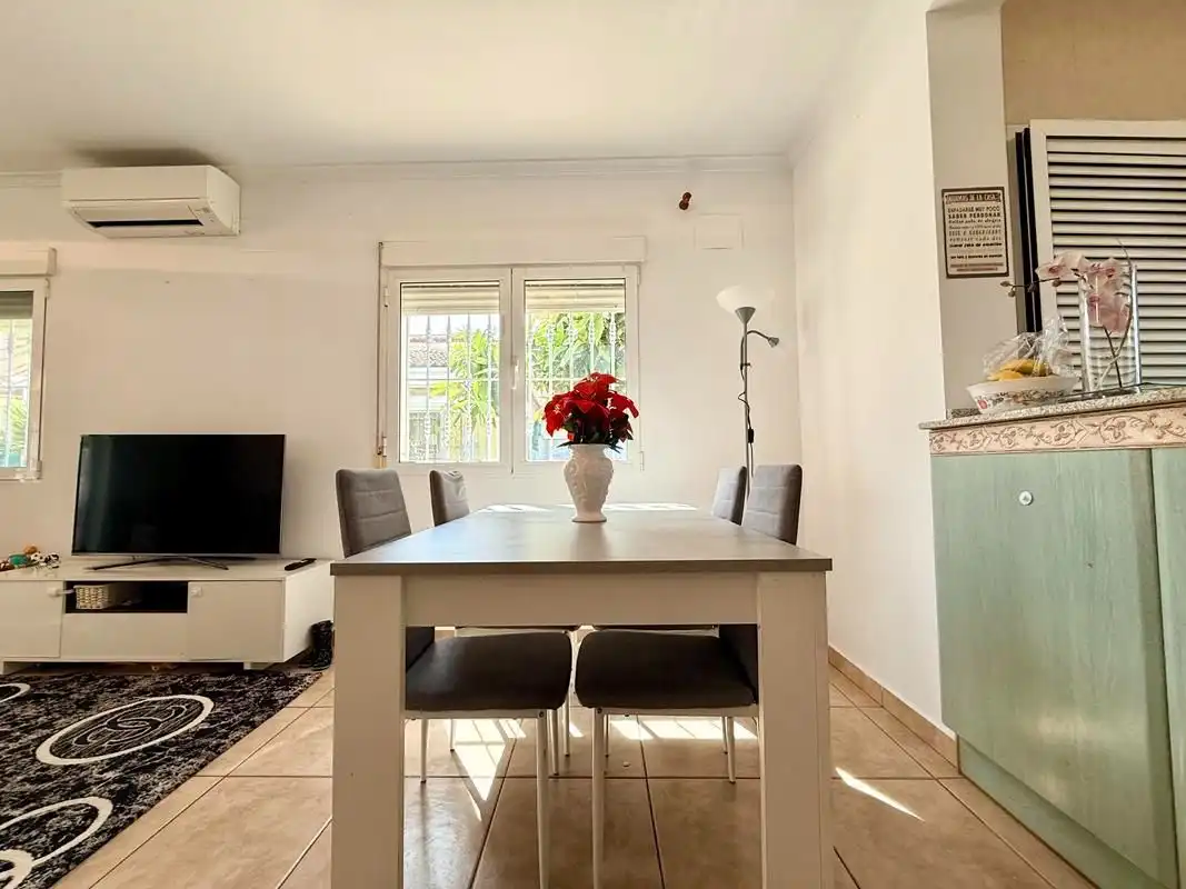 Comedor de Casa o chalet en venta en Els Poblets con Aire acondicionado, Calefacción y Jardín privado