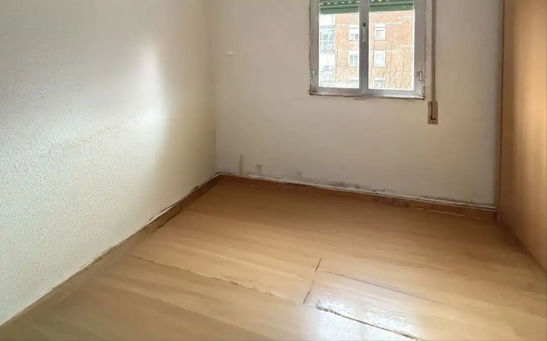 Habitación de Piso en venta en Madrid con Calefacción
